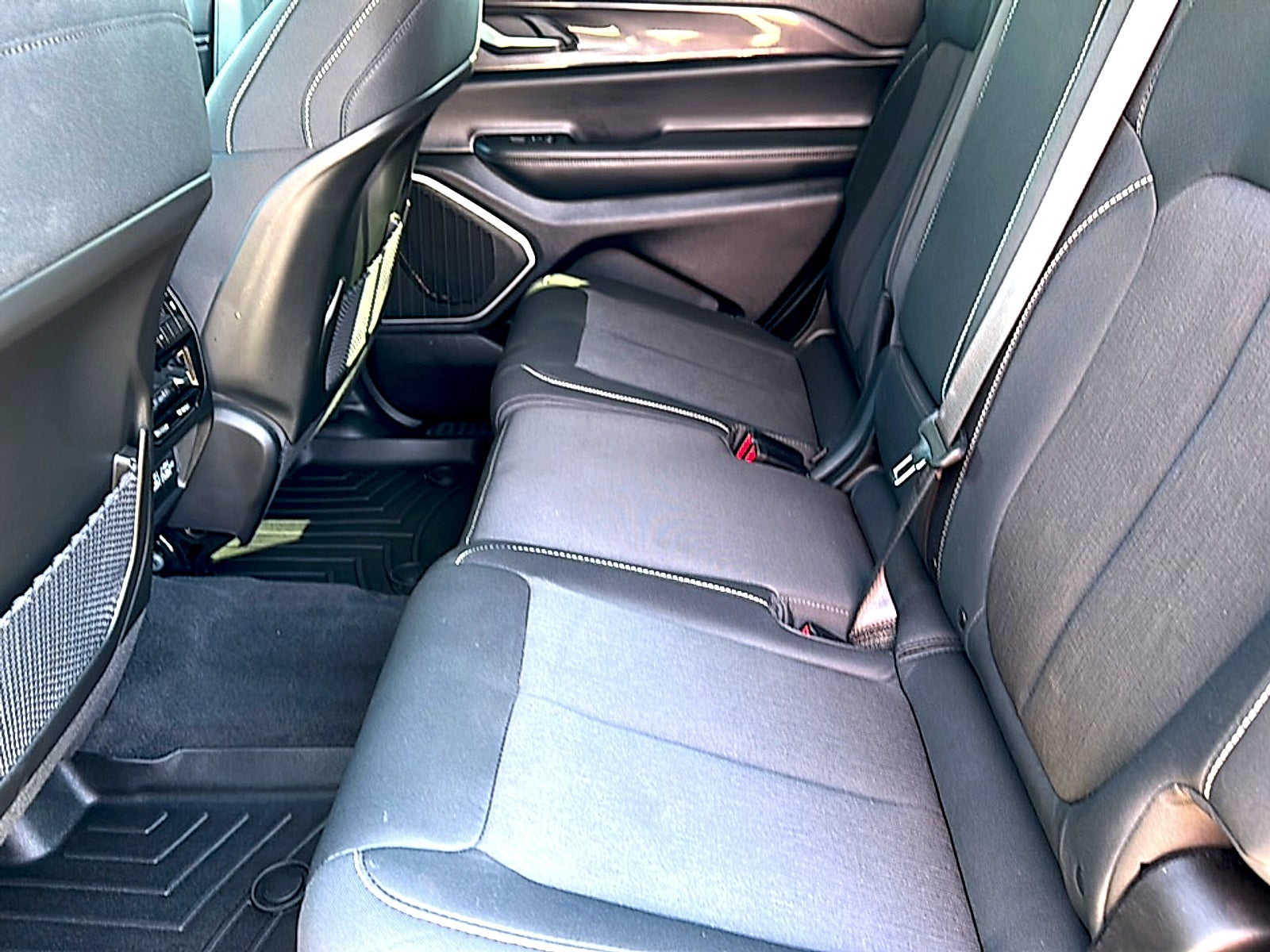 2021 Jeep Grand Cherokee L Laredo 4x4