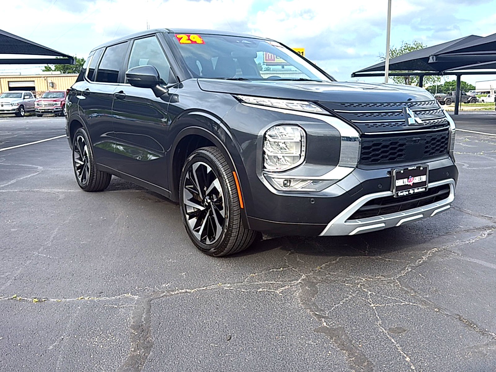 2024 Mitsubishi OUTLANDER SE